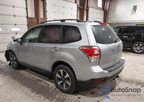 2017 Subaru Forester 2.5I z USA, uszkodzony, nr VIN JF2SJABC0HH440186